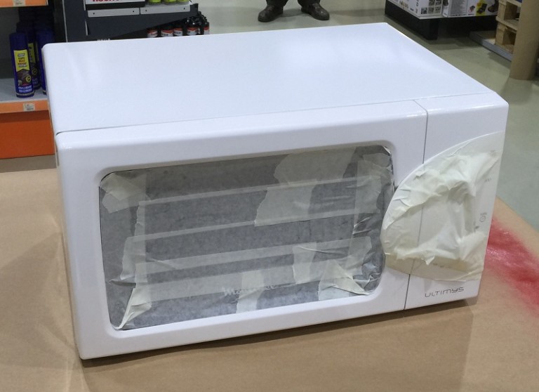 Spice up a Microwave with Evolution Spray Paint Pintyplus