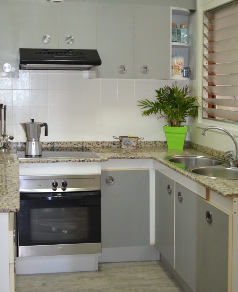 how much paint will i need for kitchen cabinets transformation of a formica kitchen pintyplus how much paint will i need for kitchen cabinets transformation of a formica kitchen pintyplus