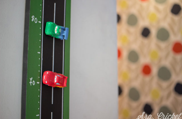 DIY vertical magnetic car track