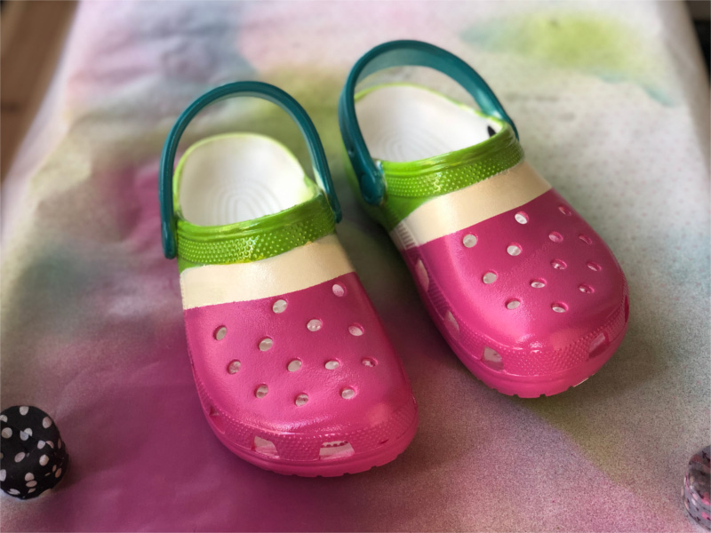 acrylic paint on crocs