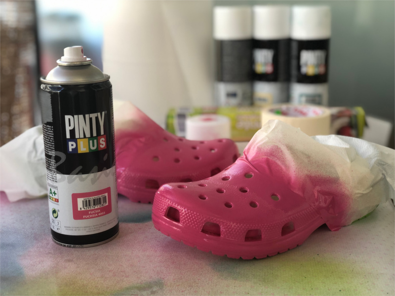 spray paint custom shoes